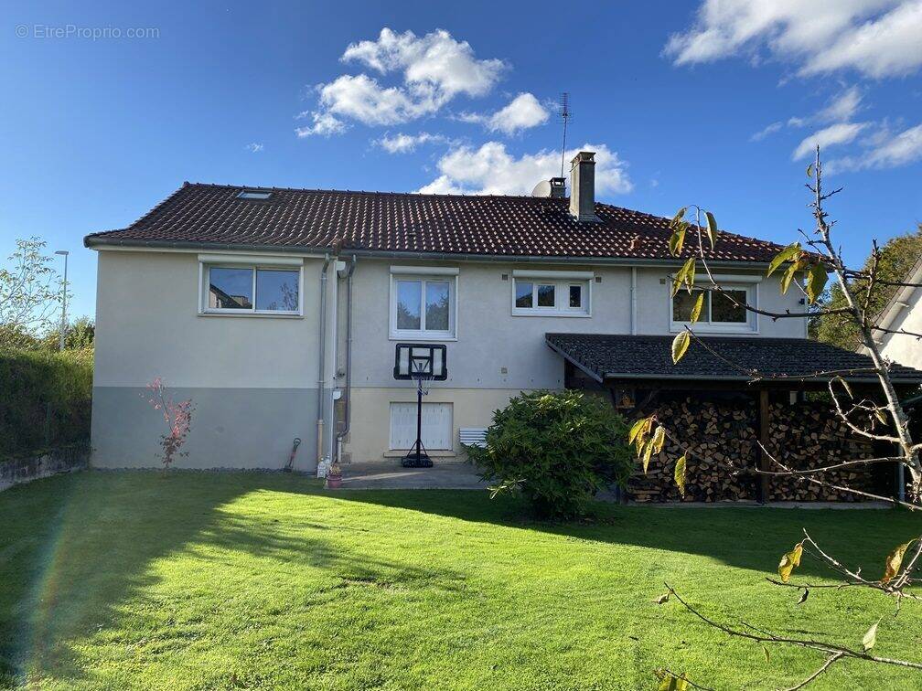 Maison à PEYRAT-LE-CHATEAU