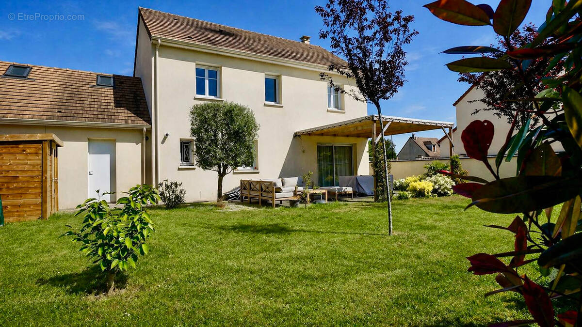 Maison à MEZIERES-SUR-SEINE