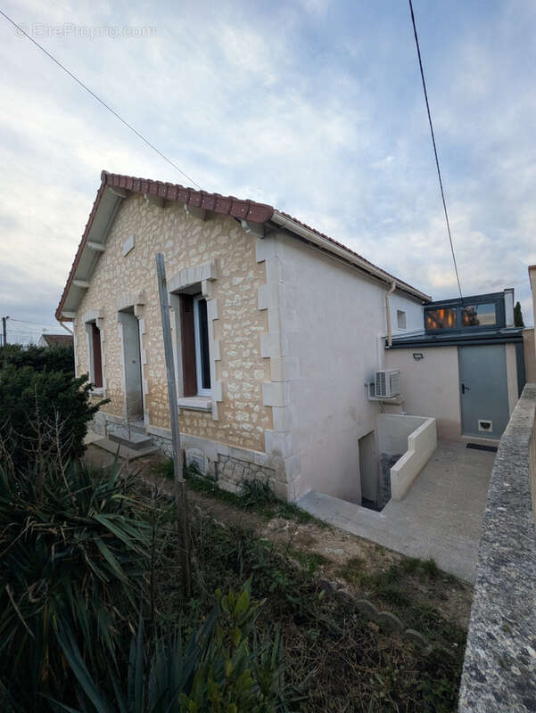 Maison à SAINTES
