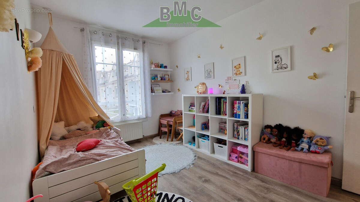 Appartement à LE PLESSIS-BOUCHARD