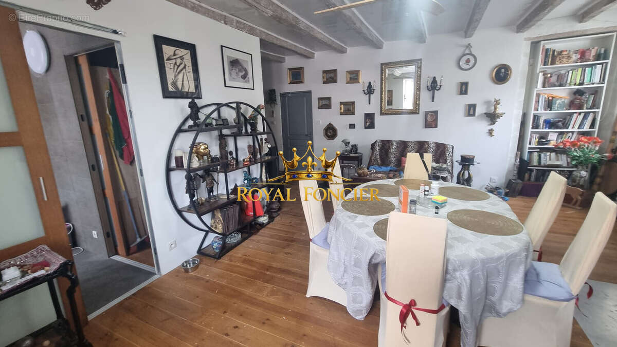 Maison 140 m² à Maire  - photo 2