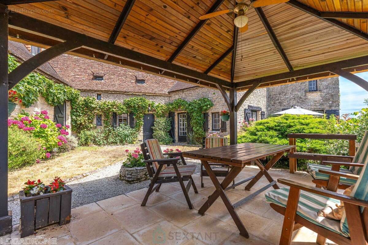 Maison à FANLAC
