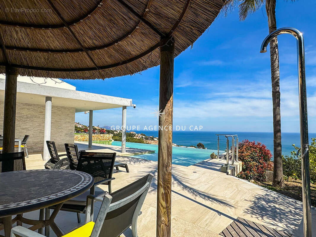 Maison à LES ISSAMBRES