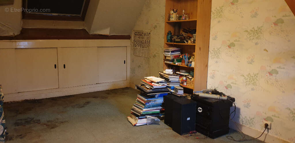 Maison à MONTREUIL-SUR-BRECHE