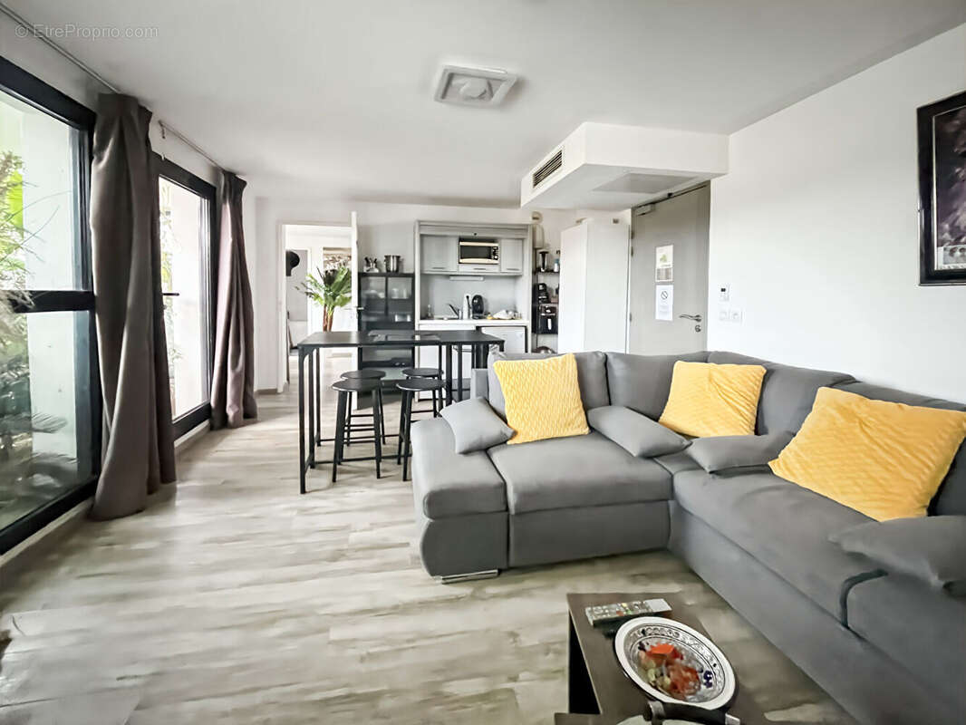 Appartement à CARRY-LE-ROUET