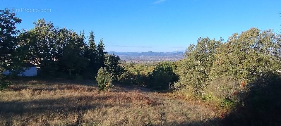Terrain à BARJAC