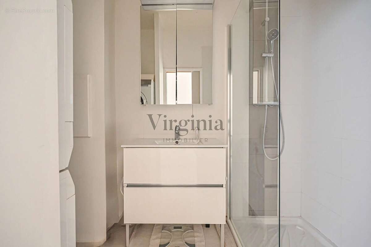 Appartement à CHARENTON-LE-PONT