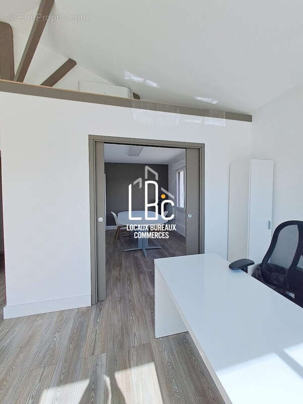 Commerce à BASSE-GOULAINE