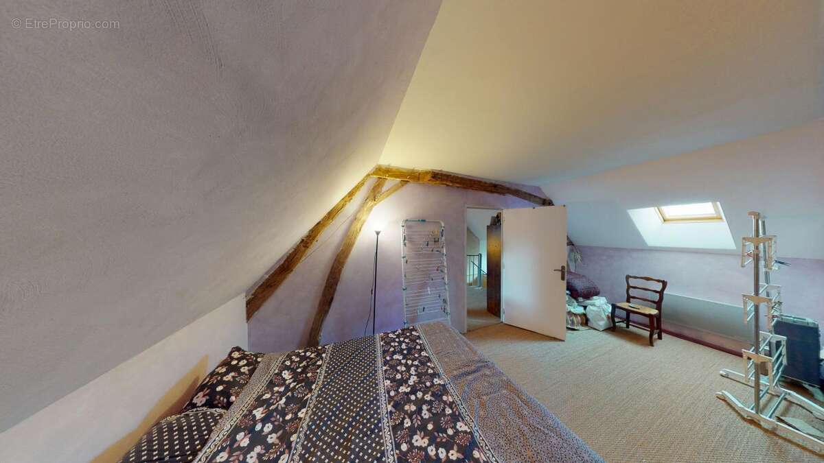 Maison à SENS-BEAUJEU