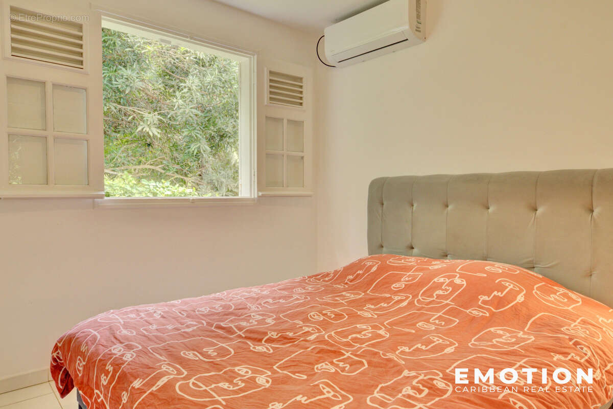 Maison à BAIE-MAHAULT