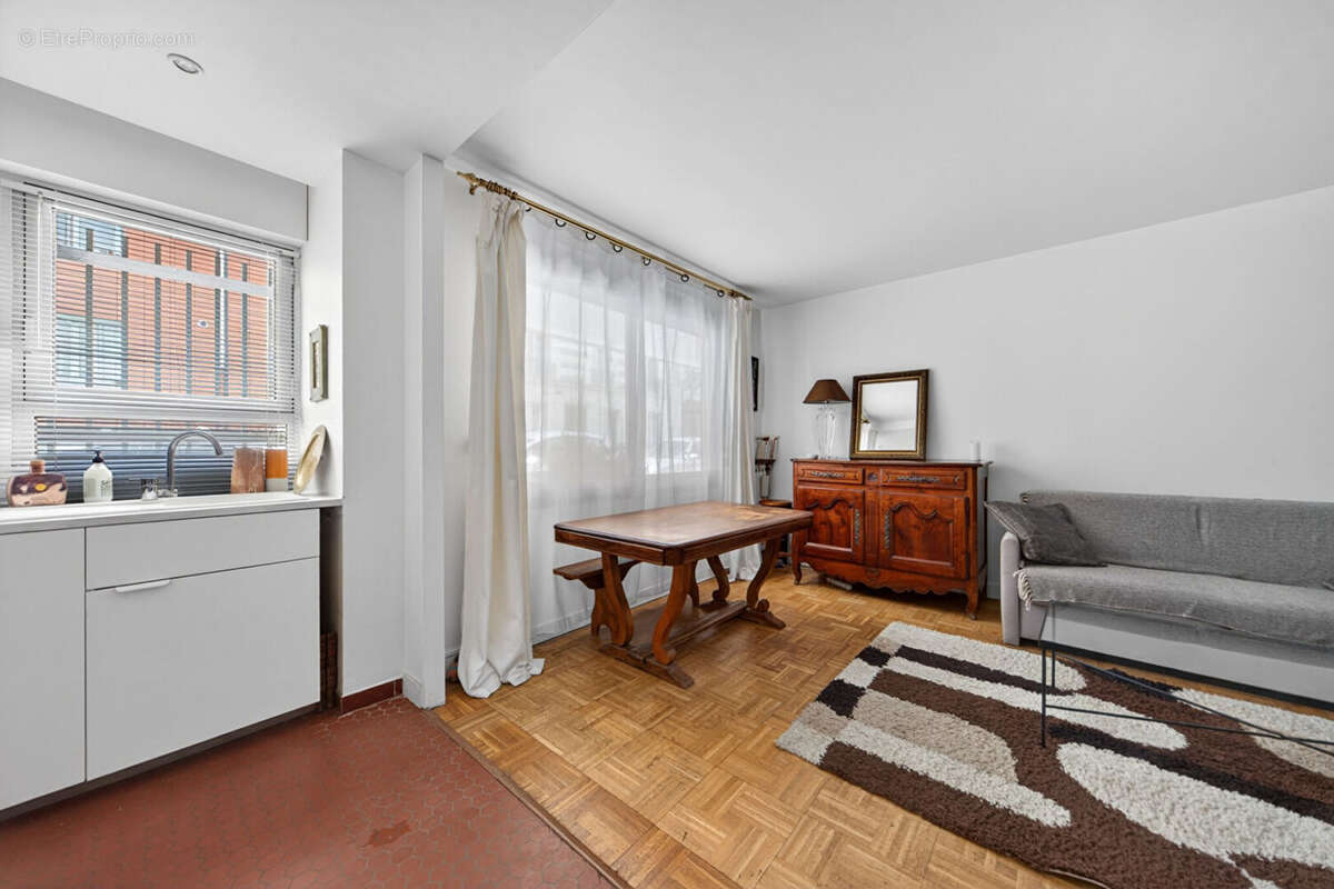 Appartement à PARIS-20E