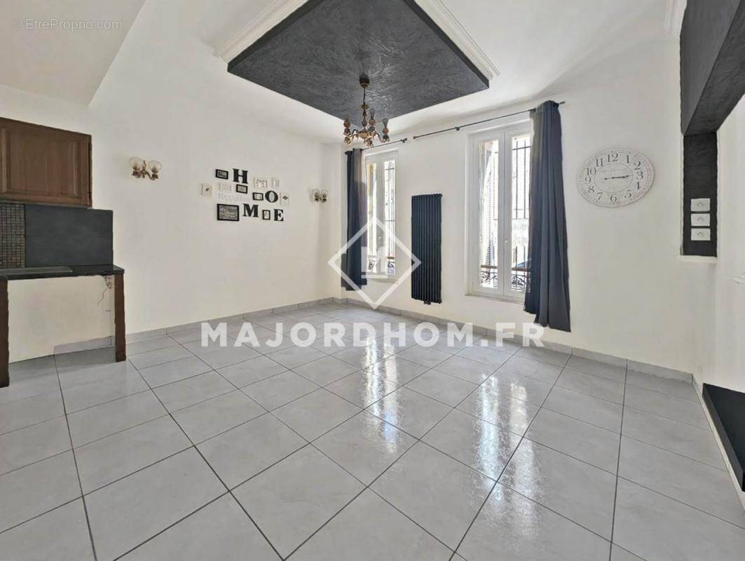 Appartement à MARSEILLE-1E