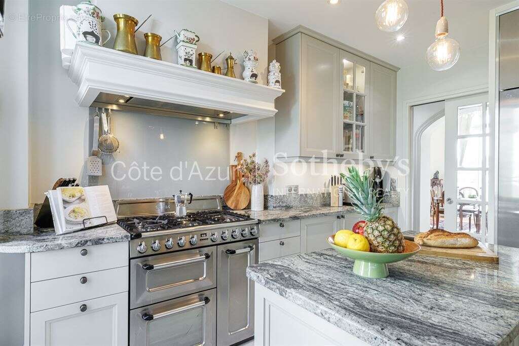 Appartement bourgeois dernier étage avec 5 chambres Nice Carabacel - photo 13