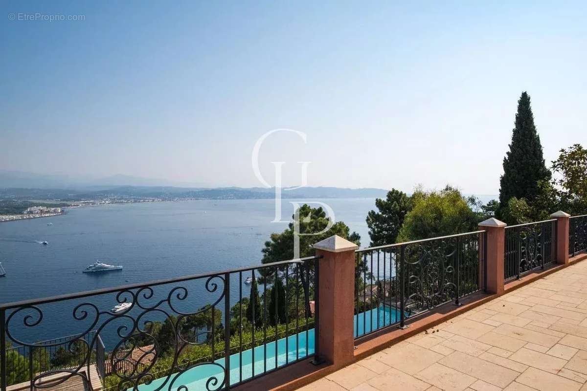 Maison à THEOULE-SUR-MER