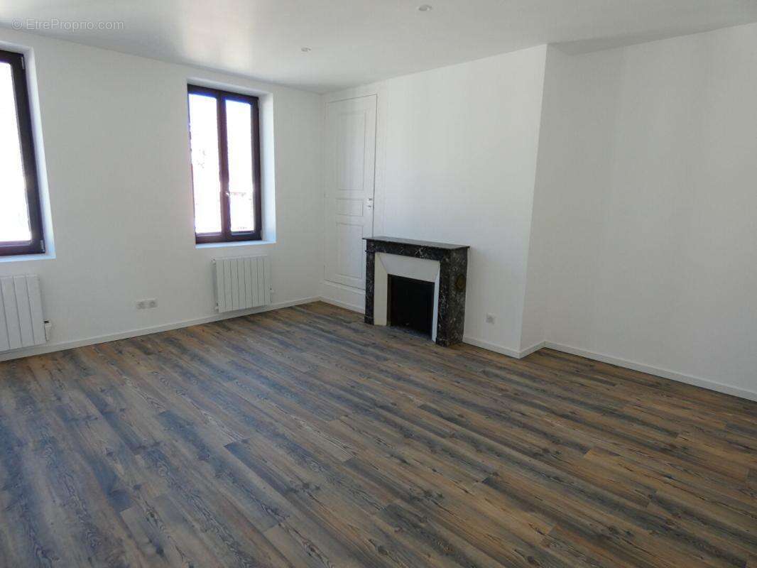 Maison à IVRY-LA-BATAILLE
