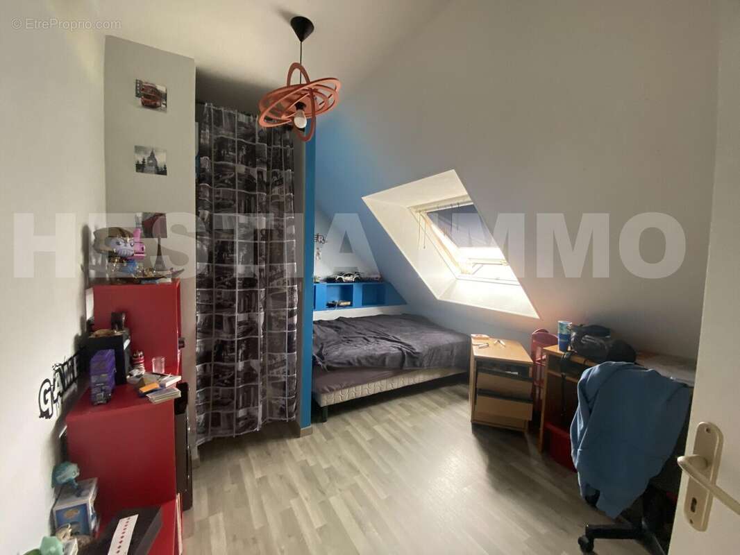 chambre 2 - Maison à SAINT-GEREON