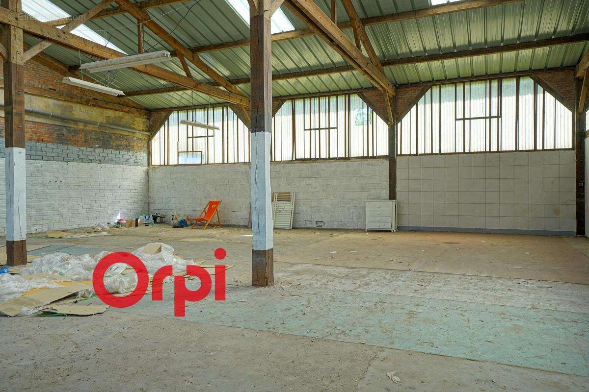 Commerce à MENNEVAL