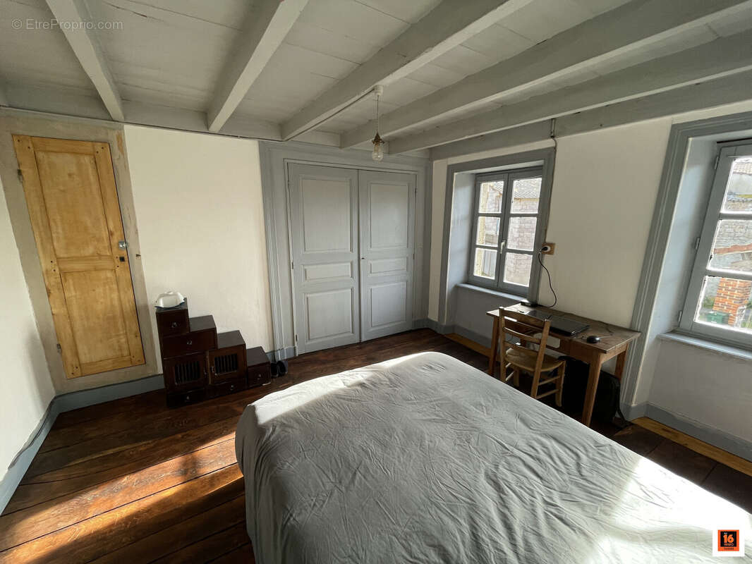 Maison à SAINT-FLOUR