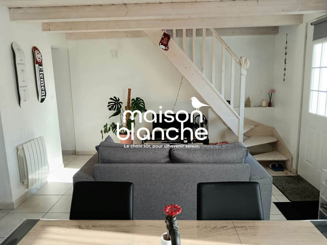 RDC + MEZZANINE - Appartement à PUILBOREAU