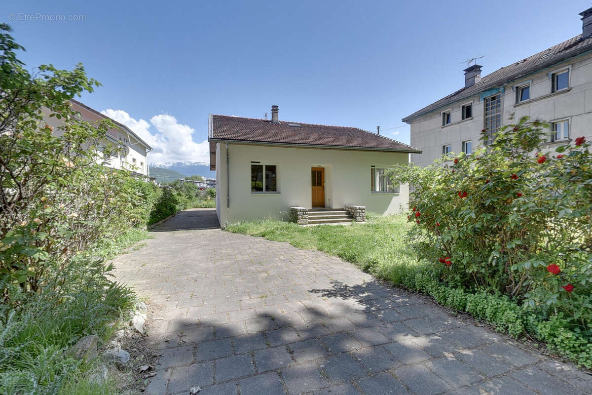 Maison à ECHIROLLES