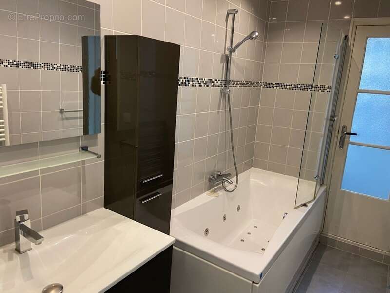 Neuilly sur seine 92200 rue longchamp - aux encheres - appartement t4 meuble/terrasse balcon+cave - photo 10