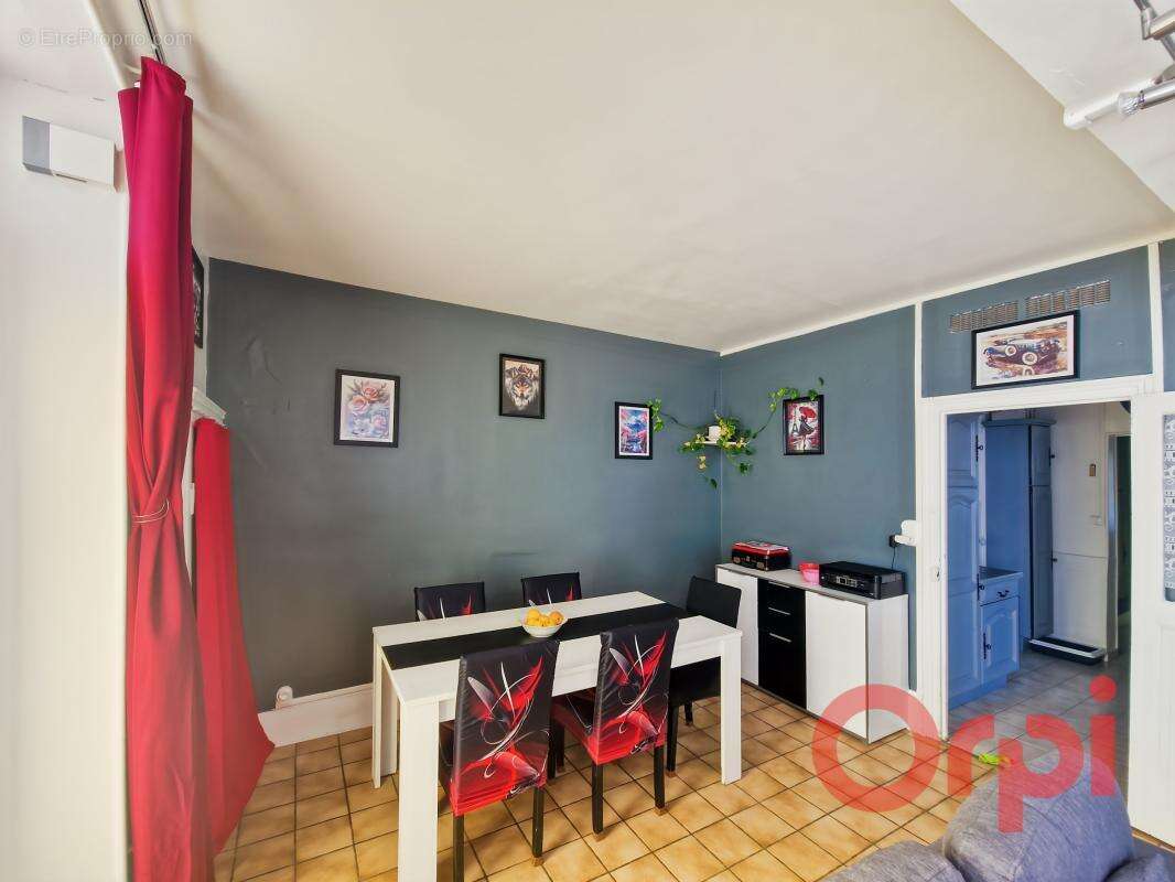 Maison à GROSSOUVRE