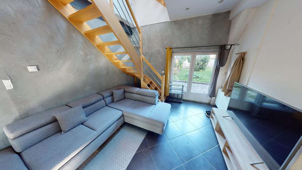 Pièce à vivre RDC - Maison à SAINT-JEAN-DE-BRAYE