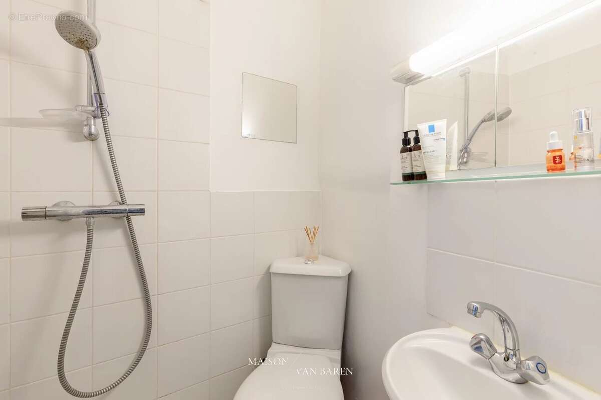 Paris 7e - Bourgogne/ Grenelle - Studio - Etage élevé - calme absolu - photo 6