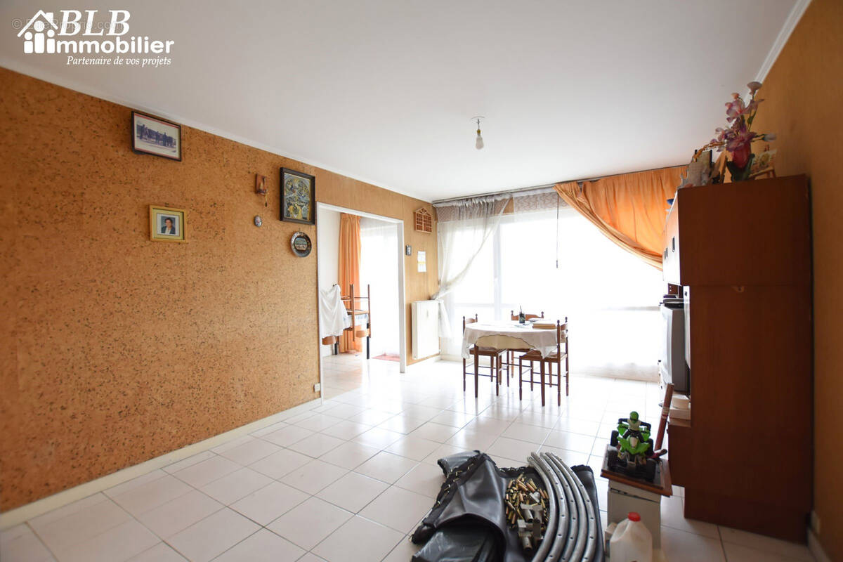Appartement à LES ESSARTS-LE-ROI