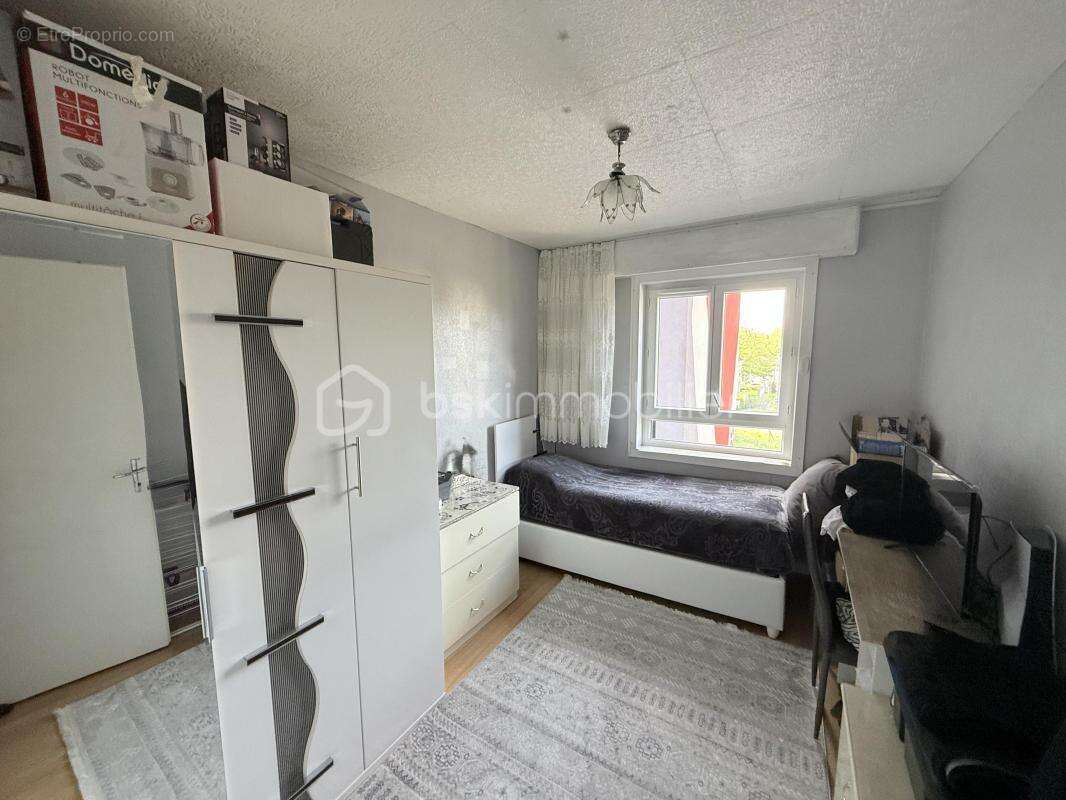 Appartement à SAINT-JEAN-DE-LA-RUELLE