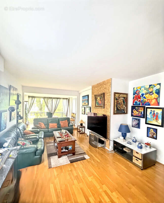 Appartement à FONTENAY-LE-FLEURY