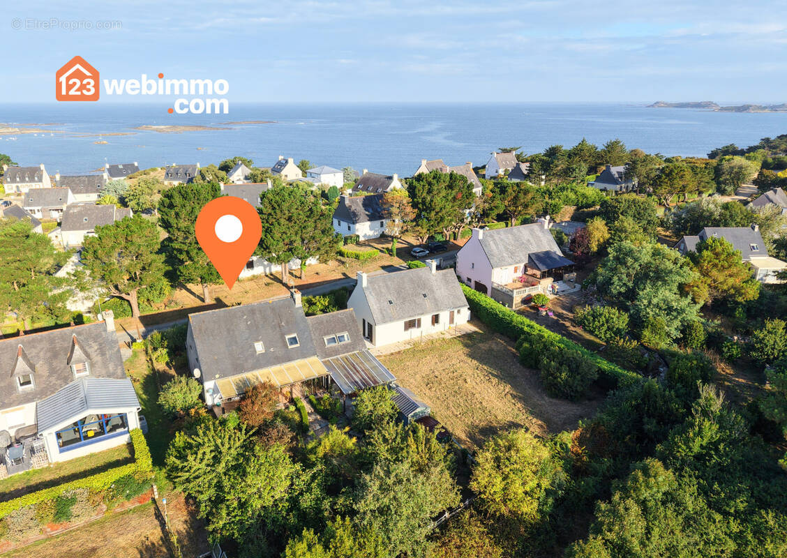 Maison à TREDREZ-LOCQUEMEAU