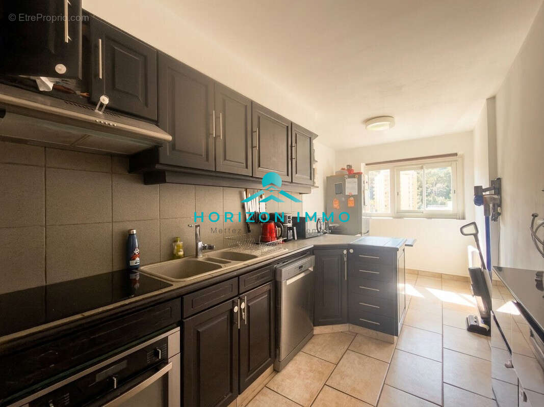 Appartement à SAINT-LAURENT-DU-VAR