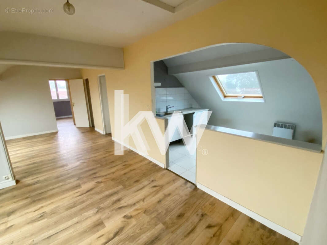 Appartement à COMBS-LA-VILLE