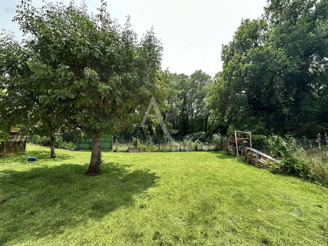 Villa type 3/4 avec jardin de 1247m2 au calme avec garages - photo 3