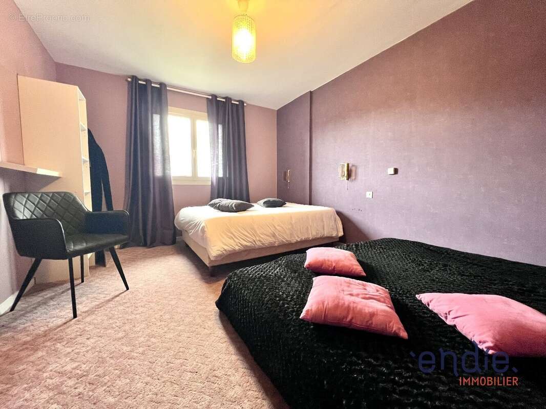 Commerce à NIEUIL-L&#039;ESPOIR