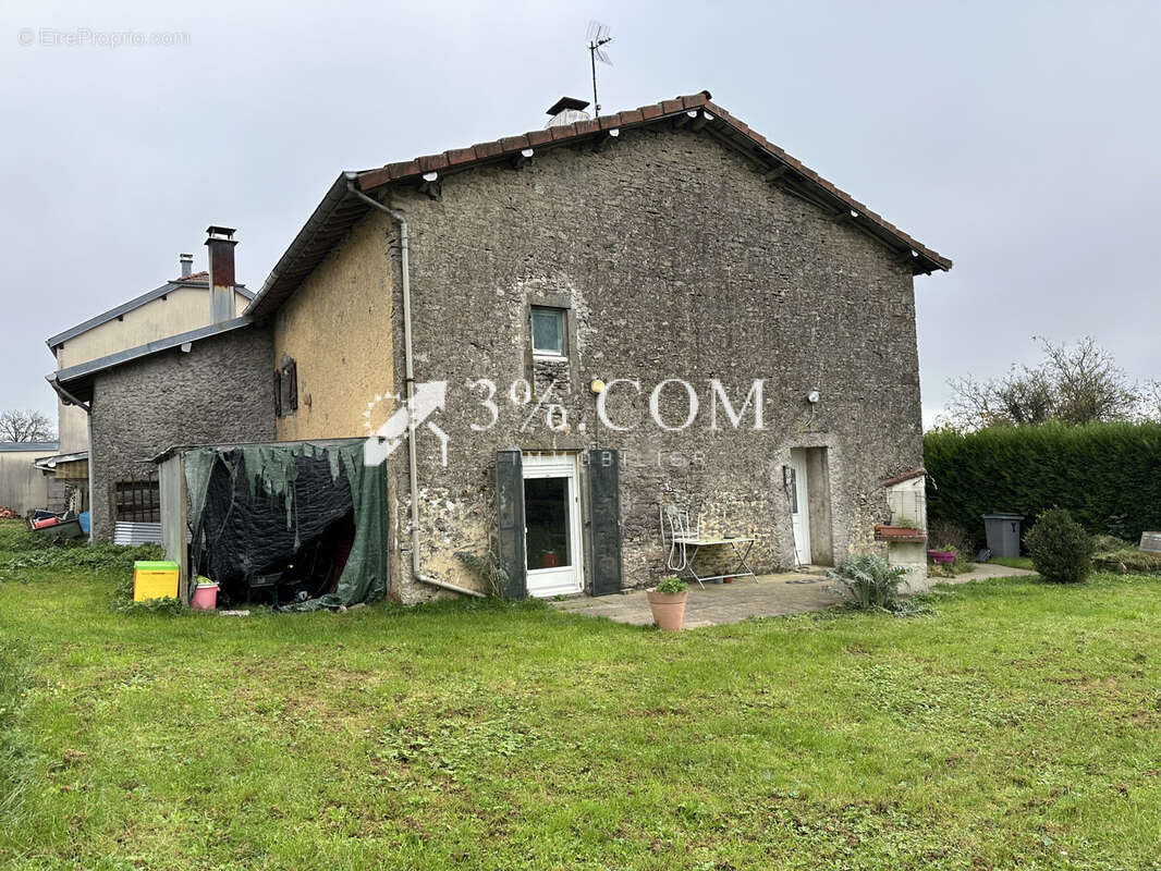 Maison à FRENOIS