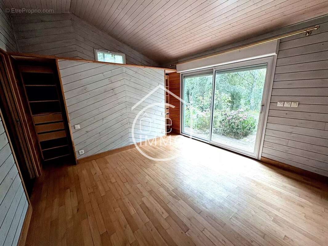 PRIGONRIEUX : Belle périgourdine rénovée 6 pièces de 210m² avec jardin - photo 6