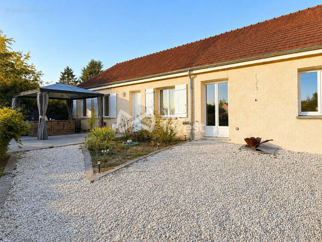 Maison 117 m² à Ferrieres-En-Gatinais  - photo 2