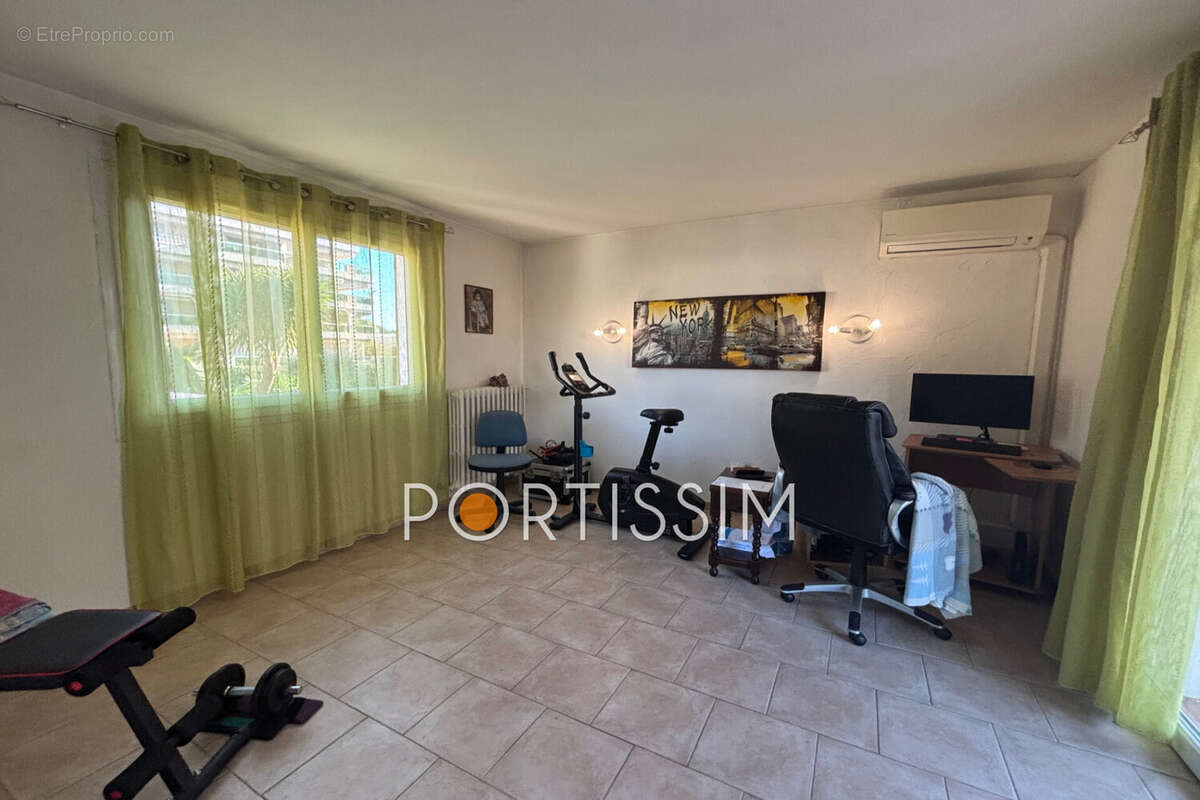 Maison à SAINT-LAURENT-DU-VAR