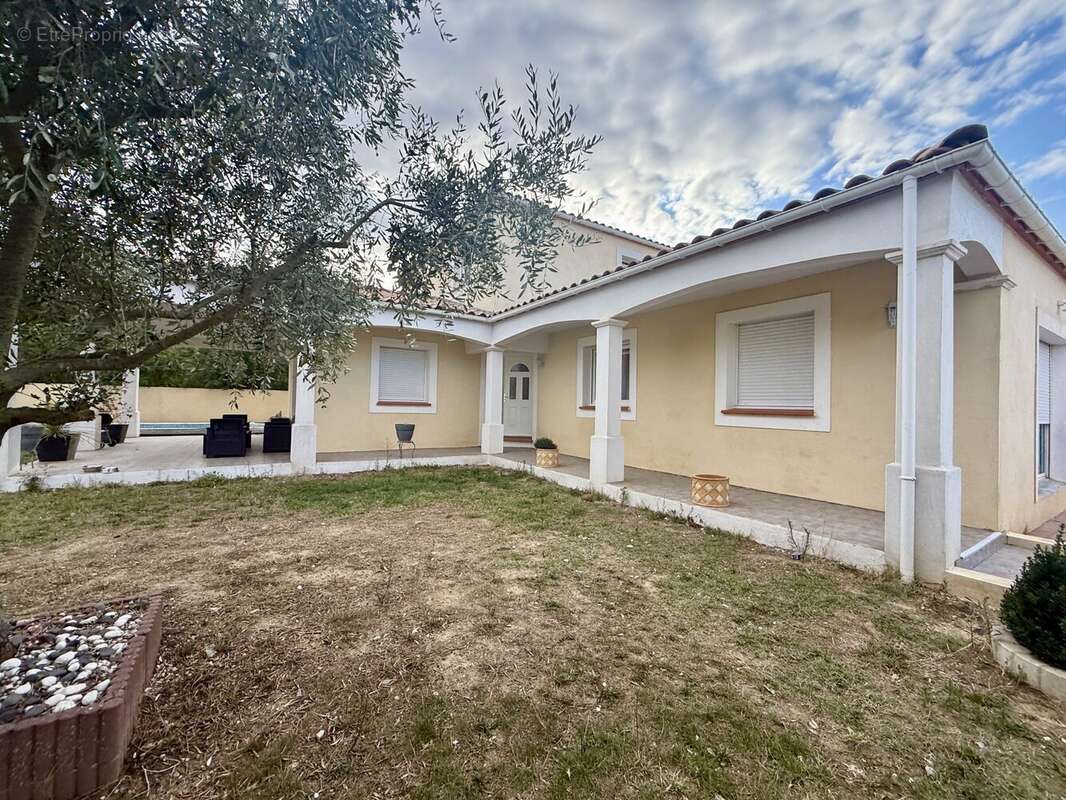 Maison à VILLEMOUSTAUSSOU