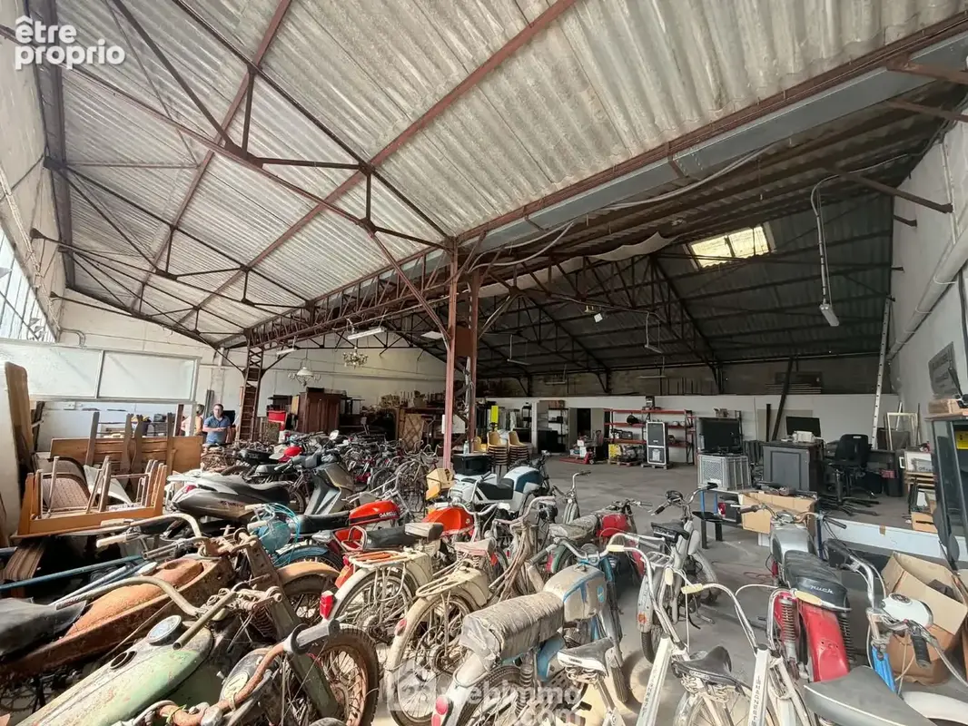 Une opportunité rare : 400 m² à exploiter selon vos besoins et ...