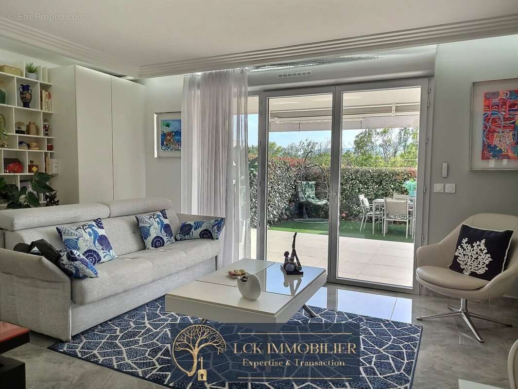 Appartement à PUGET-SUR-ARGENS