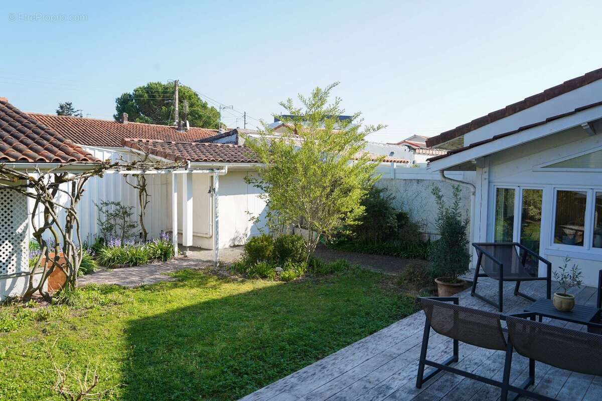 Maison à LE BOUSCAT