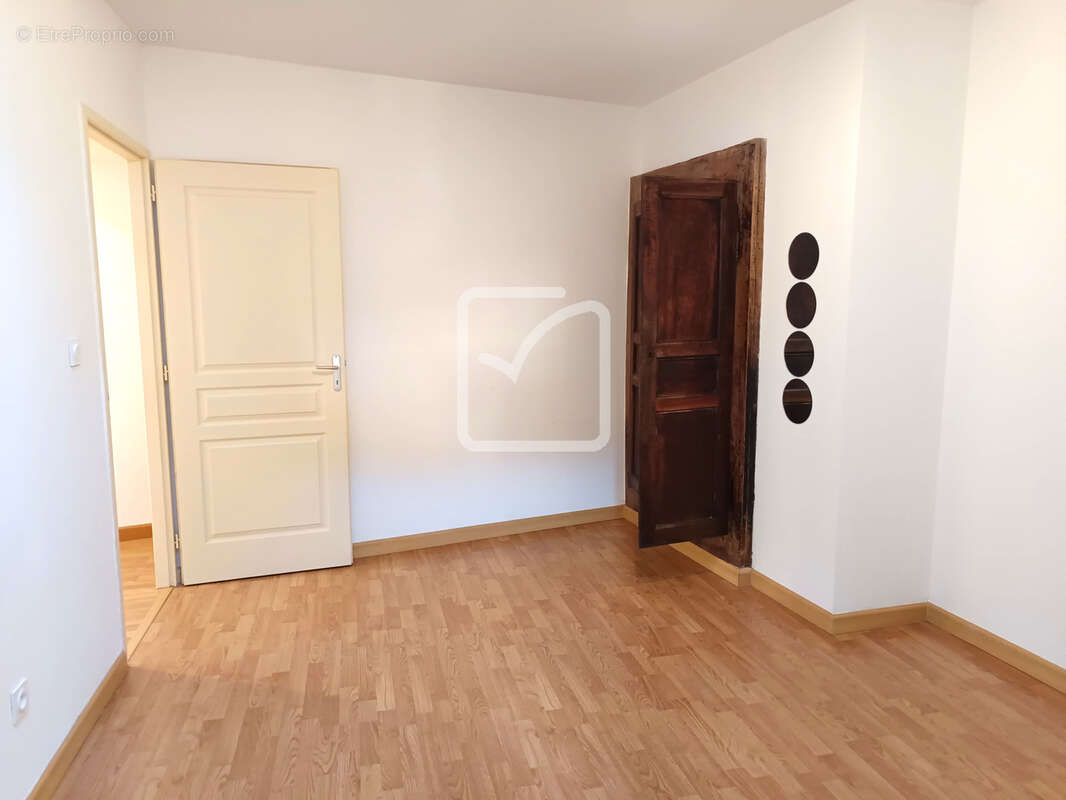 Appartement à SAINT-MAURICE-D'IBIE