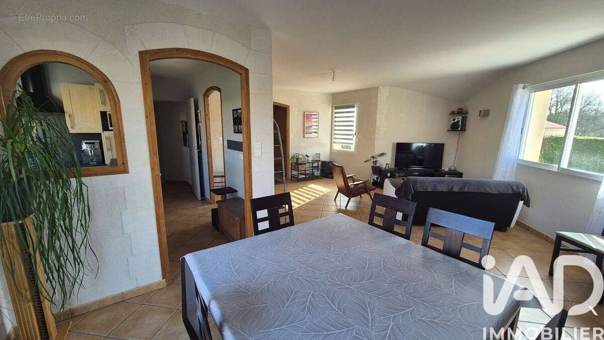 Photo 3 - Maison à LA TESSOUALLE