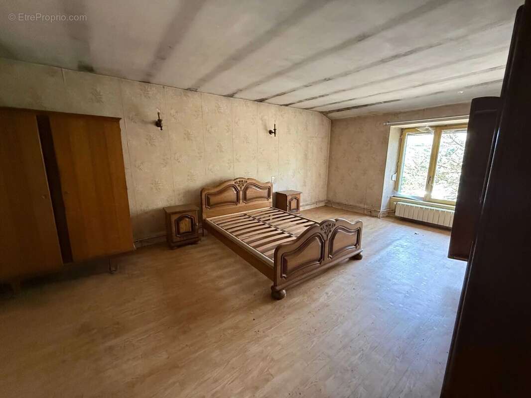 Grande ferme villageoise double indépendante à rénover – deux maisons, nombreuses dépendances, presque 1 hectare - photo 43