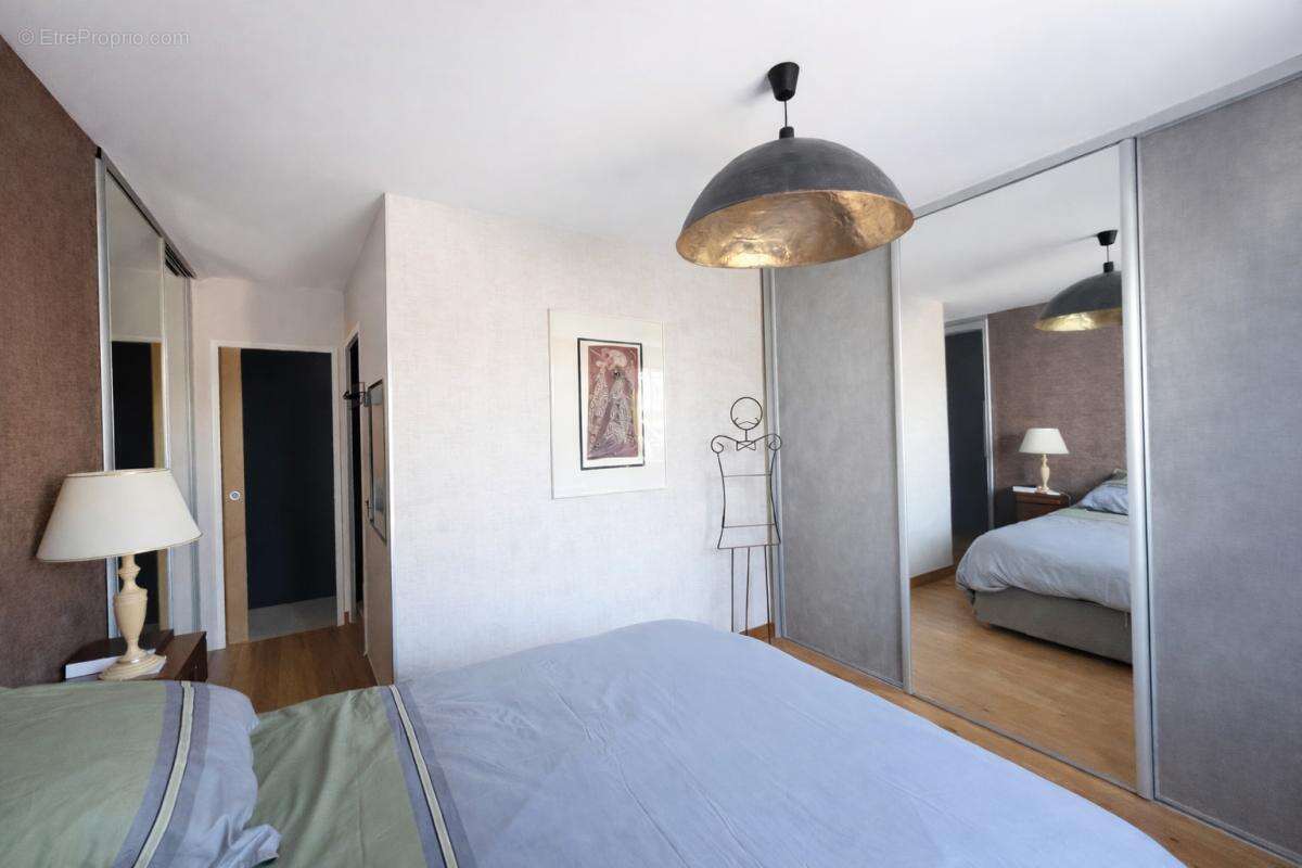 Maison à SAINT-GENIS-POUILLY