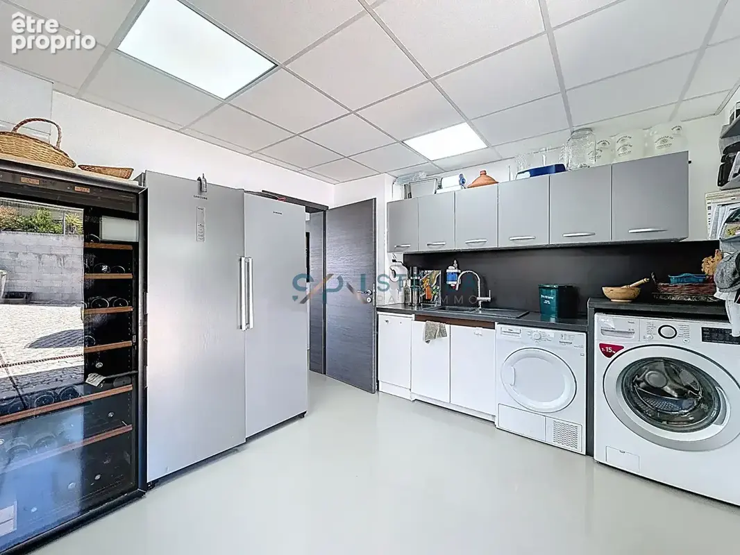 Villa contemporaine de plain-pied avec piscine, prestations haut de gamme - photo 11