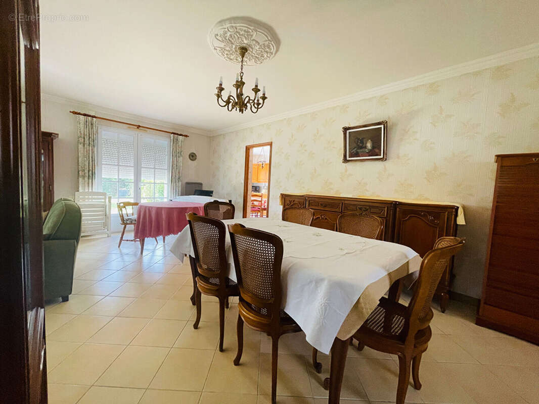 Maison à COMMEQUIERS